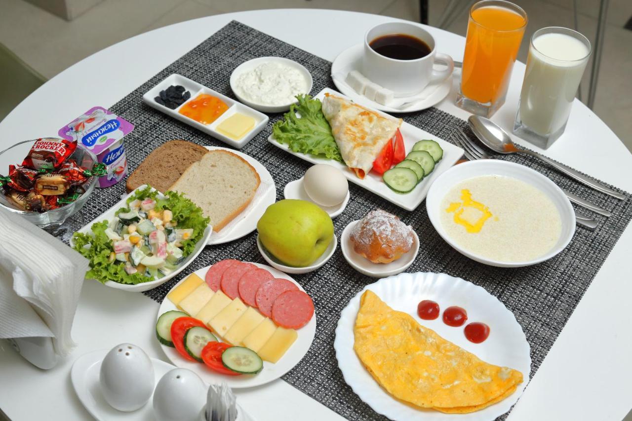Golden Hotel بيشكيك المظهر الخارجي الصورة