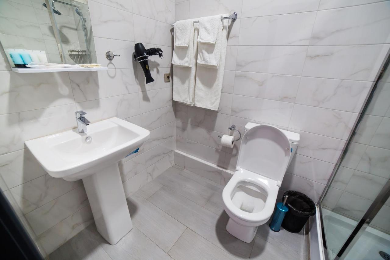Golden Hotel بيشكيك المظهر الخارجي الصورة