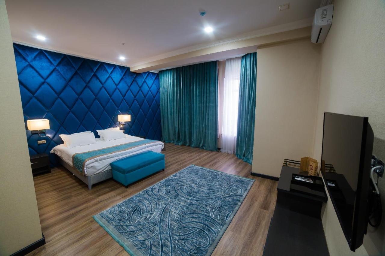 Golden Hotel بيشكيك المظهر الخارجي الصورة